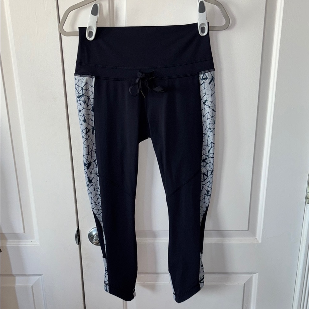 Lululemon retreat tie dye 7/8 leggings pants 8? M?